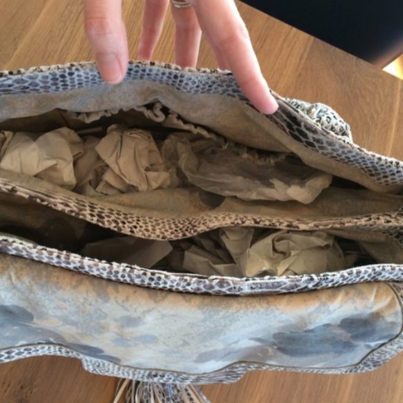 Elliot Lucca Beautiful Snakeskin/Python Print Handbag - Picture 8 of 14